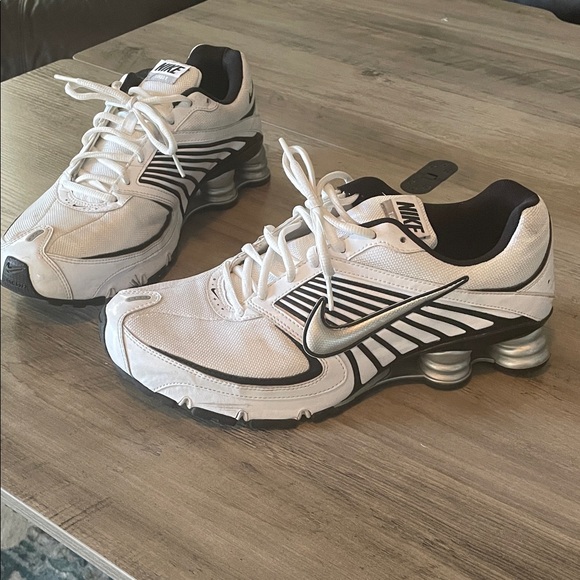 Nike turbo 8 White and Black Shox Sneakers - Picture 1 of 9